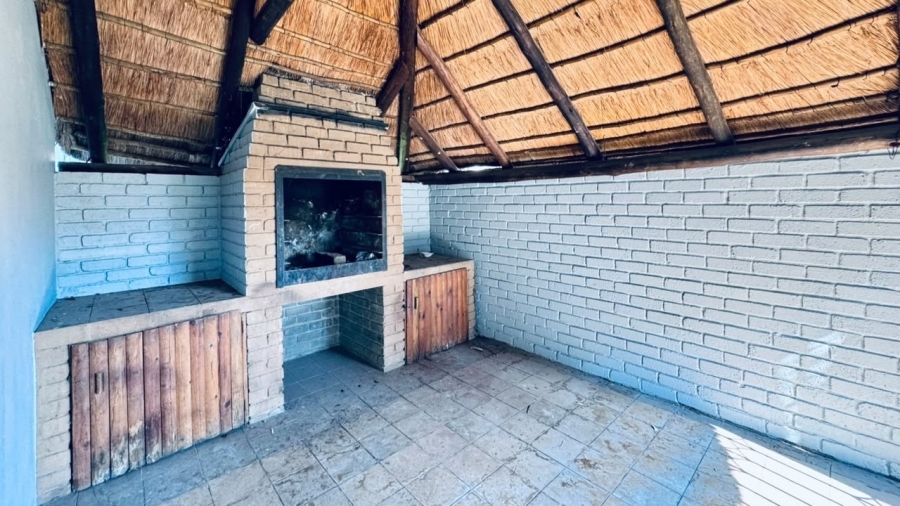 4 Bedroom Property for Sale in Geelhoutpark North West